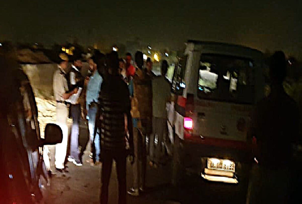 encounter between delhi special cell and goons two arrested