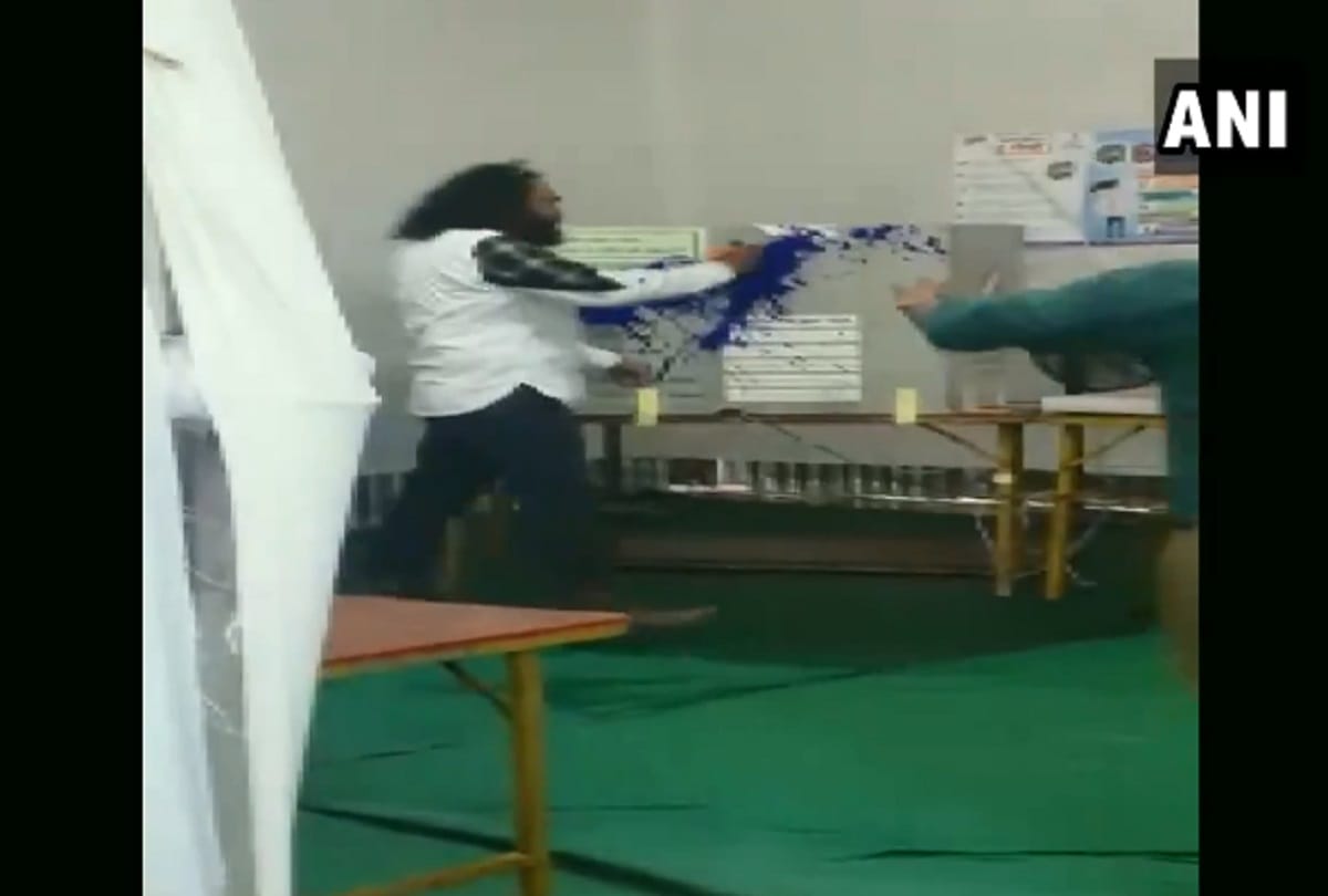 BSP leader Sunil Khambe threw ink on EVM at a polling booth while voting in Maharashtra