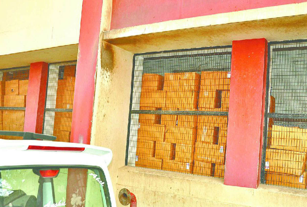 Sn Medical College Drug Cartons in Private ward Agra