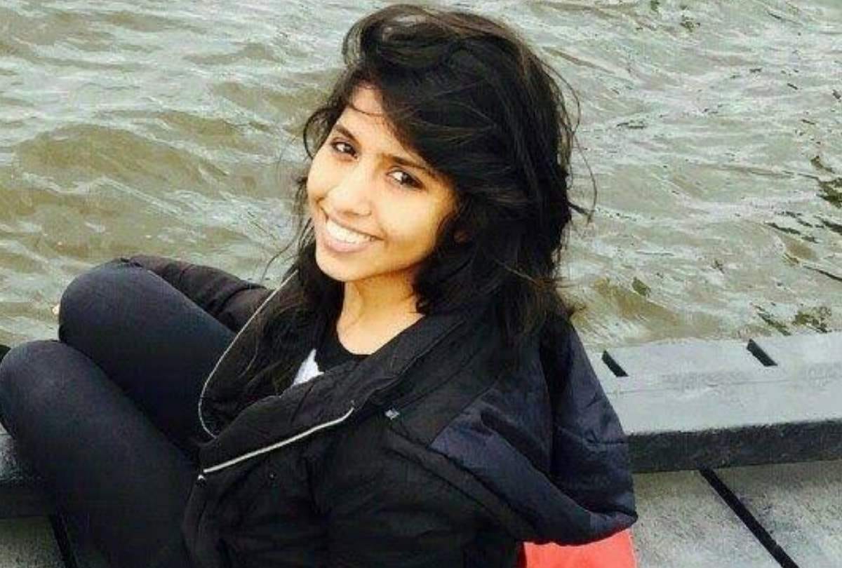 Daughter of CM kejriwal on the path of father