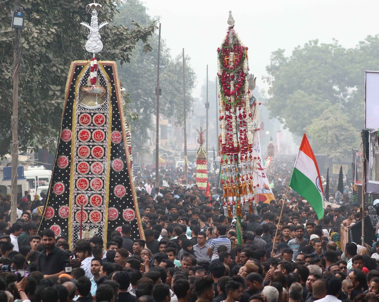 chehallum juloos in lucknow
