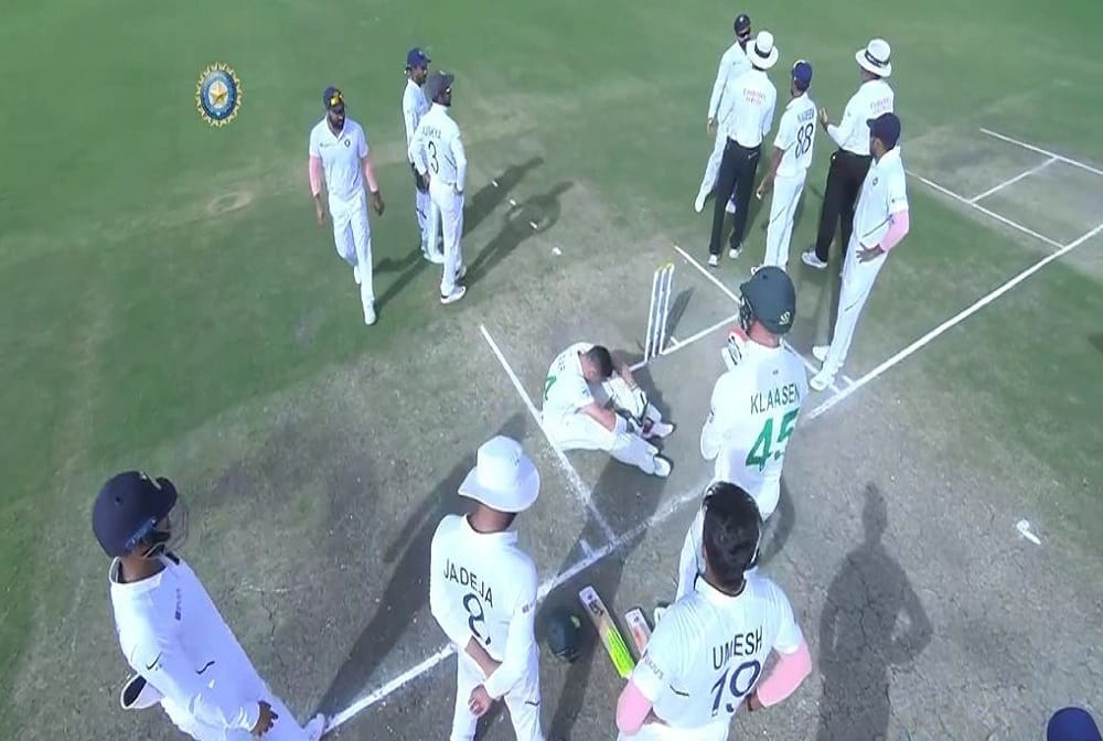 india vs south africa: Umesh Yadavs nasty bouncer hits Dean Elgar on helmet