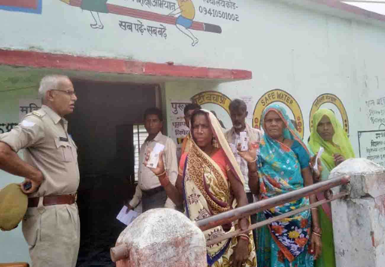 Manikpur Assembly by-election did not give fear of dacoits, voting increased