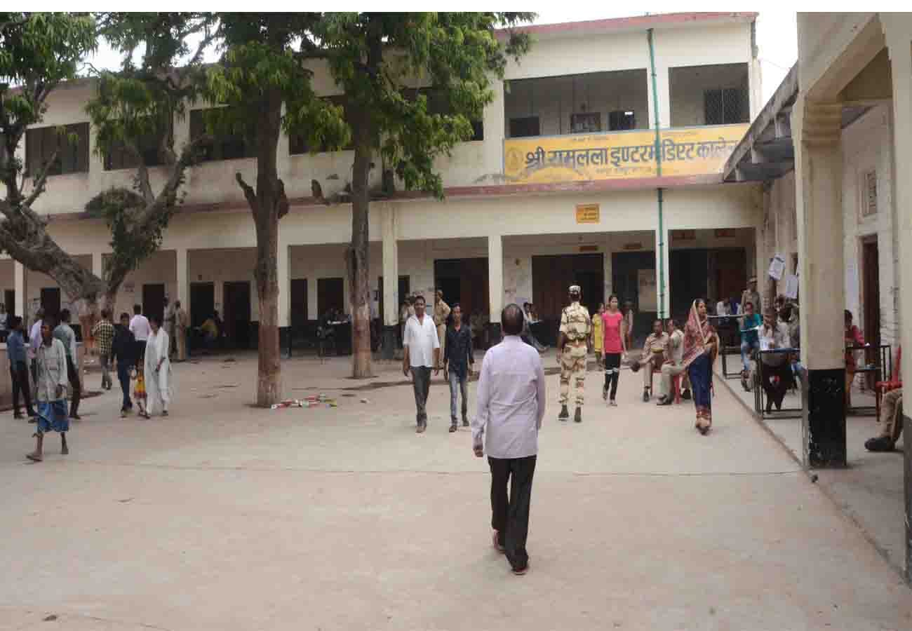 Govind Nagar Assembly by-election,  voting percentage reduced