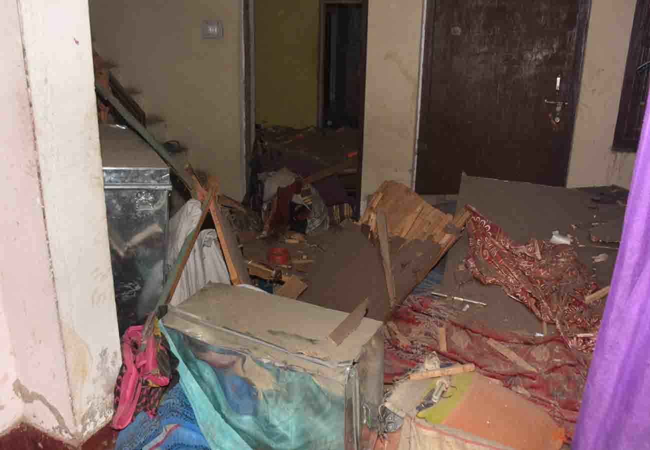 bomb blasts in kanpur, one died and two injured