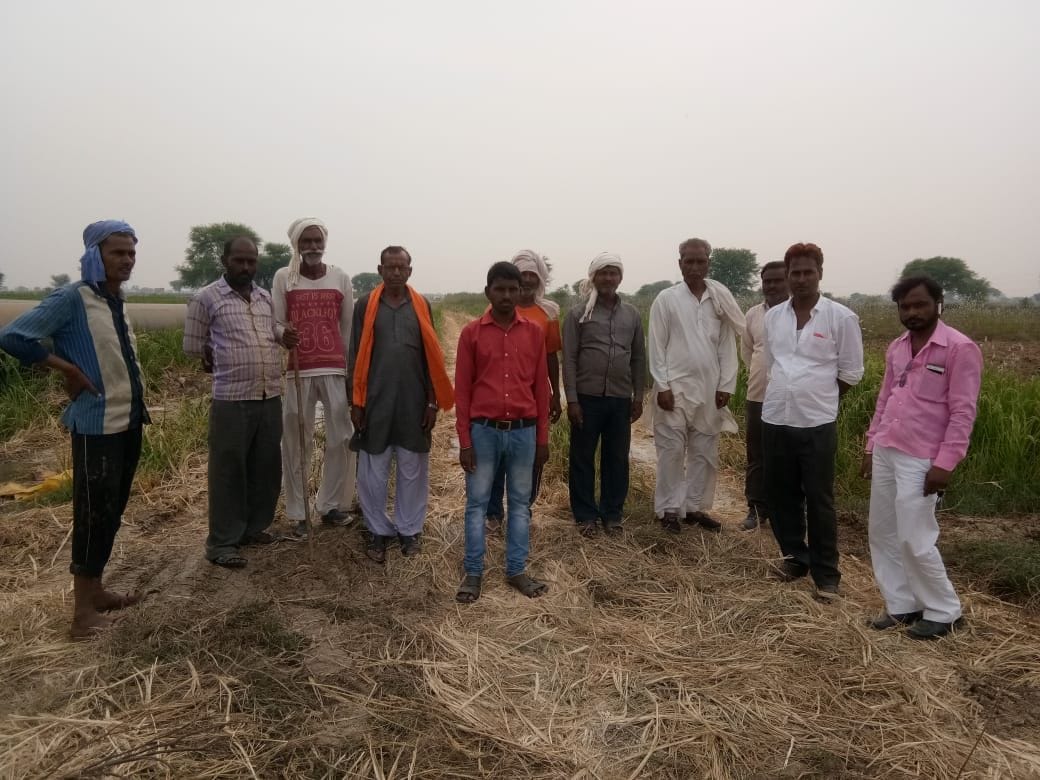 Crop being destroyed by laying of pipeline, demand to stop work