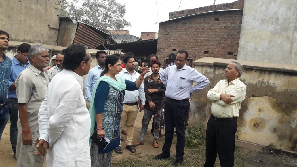 DDO angry on seeing tubewell closed