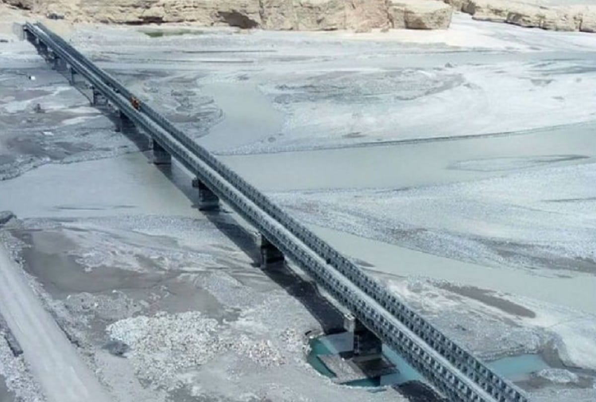 rajnath singh and Army Chief Bipin Rawat inaugurate strategic bridge in ladakh