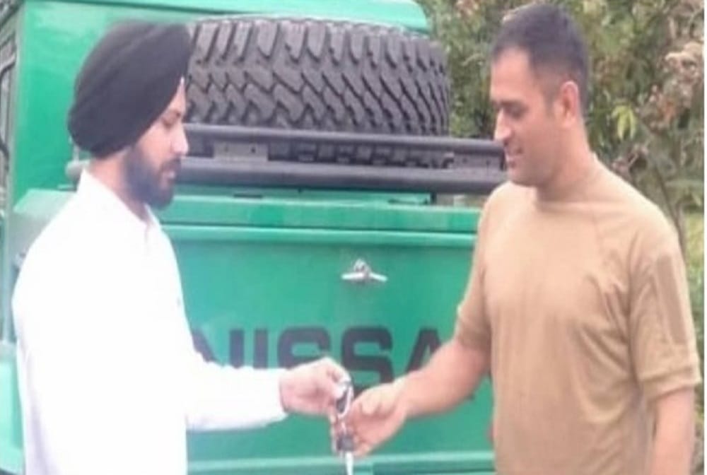 ms dhoni was busy riding his new Nissan Jonga on the streets at ranchi