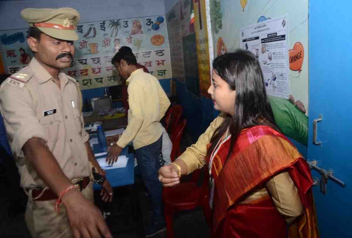 Congress candidate Karishma made serious allegations against BJP workers