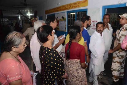 voting start in kanpur govind nagar and chitrakoot manikpur assembly by-election