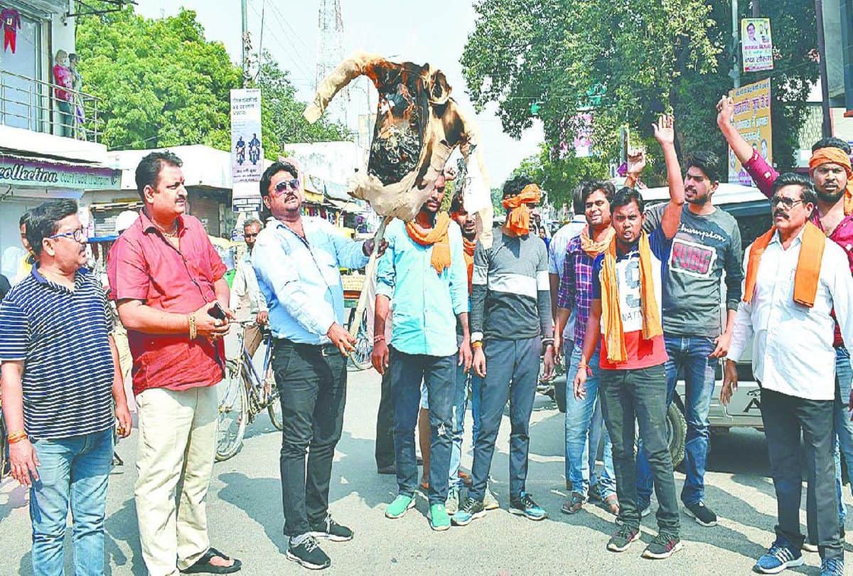 vhp bajrang dal protest against kamlesh tiwari murder case in agra