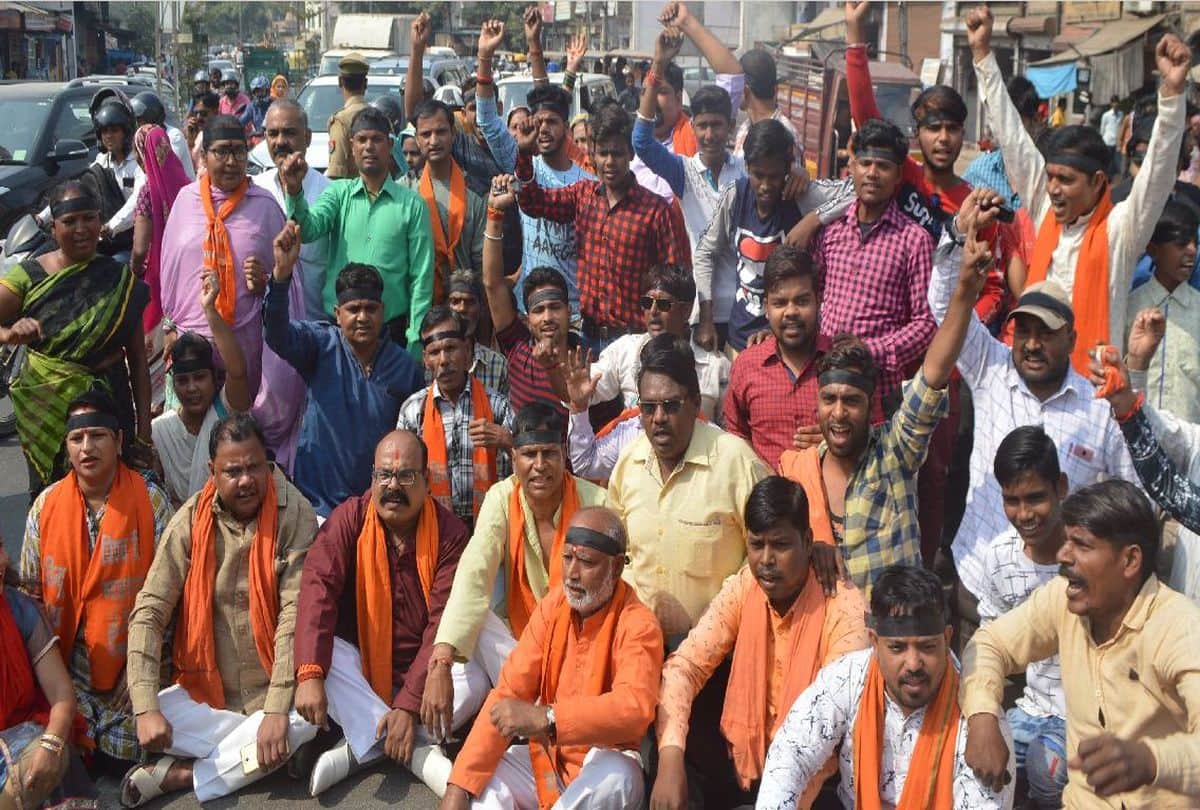 vhp bajrang dal protest against kamlesh tiwari murder case in agra