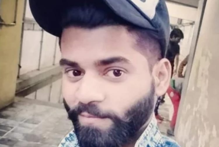 21-year-old youth going from Activa killed in road pit