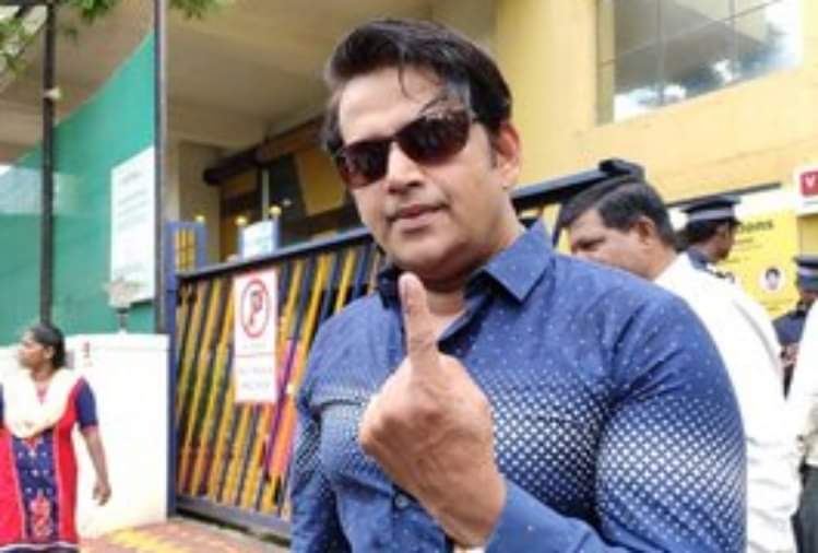 Maharashtra Assembly Elections 2019 Bollywood Celebrities Vote