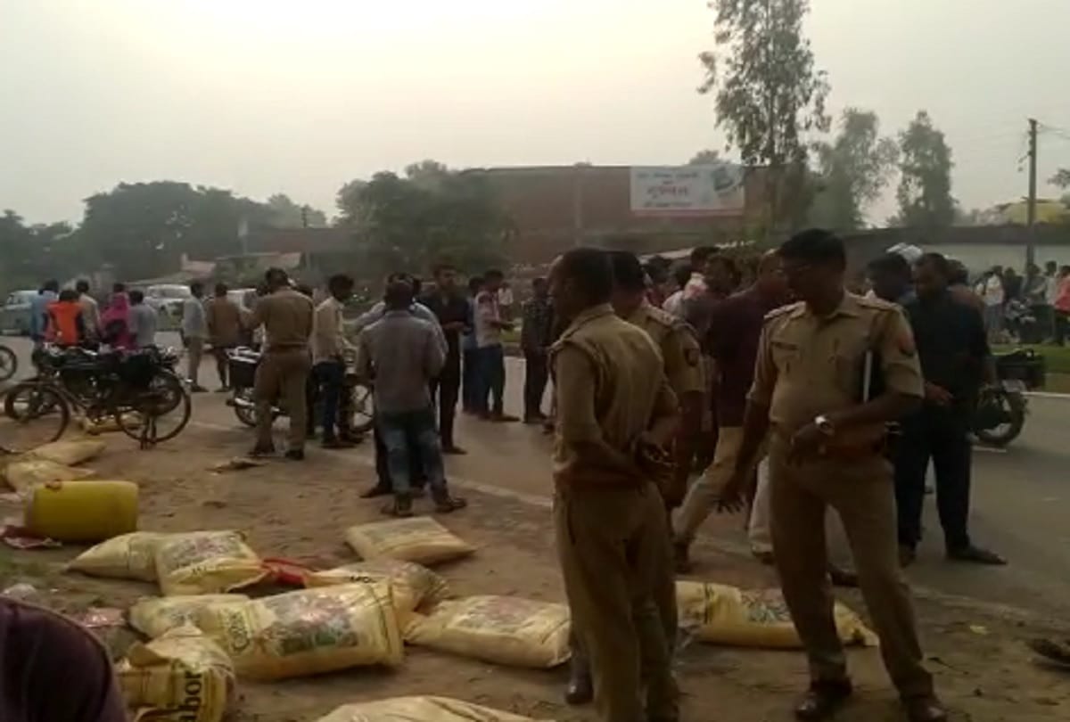 Road accident in basti Newspaper distributor dies