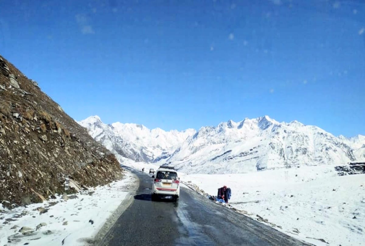 rainfall prediction for himachal on 22 october and snowfall on hills