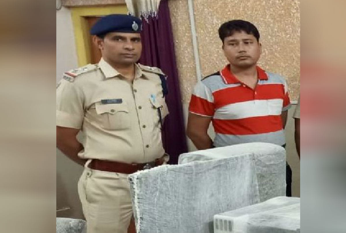Shopkeeper arrested By Rpf in black market of train's e-ticket