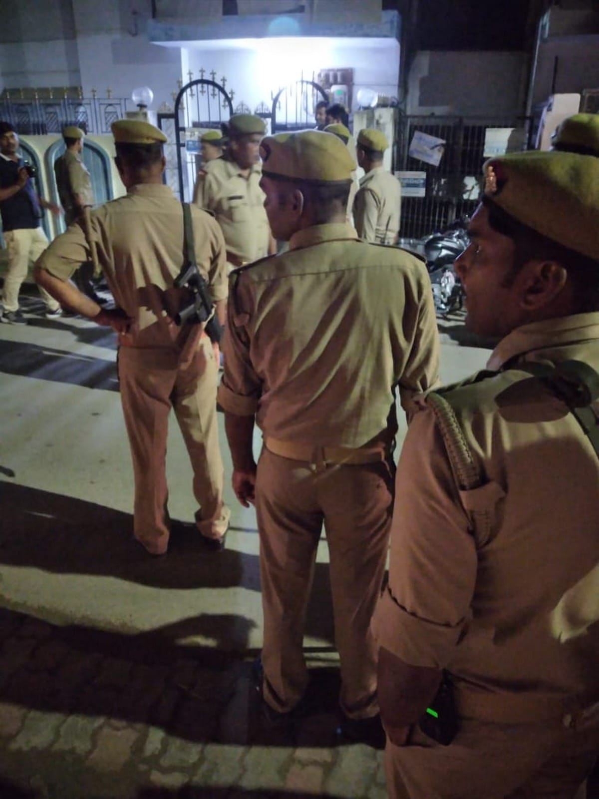 Former DIG son builder Balwant singh shot dead in Varanasi
