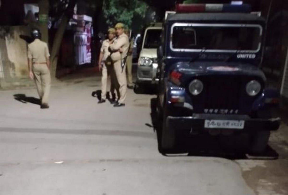 Former DIG son builder Balwant singh shot dead in Varanasi