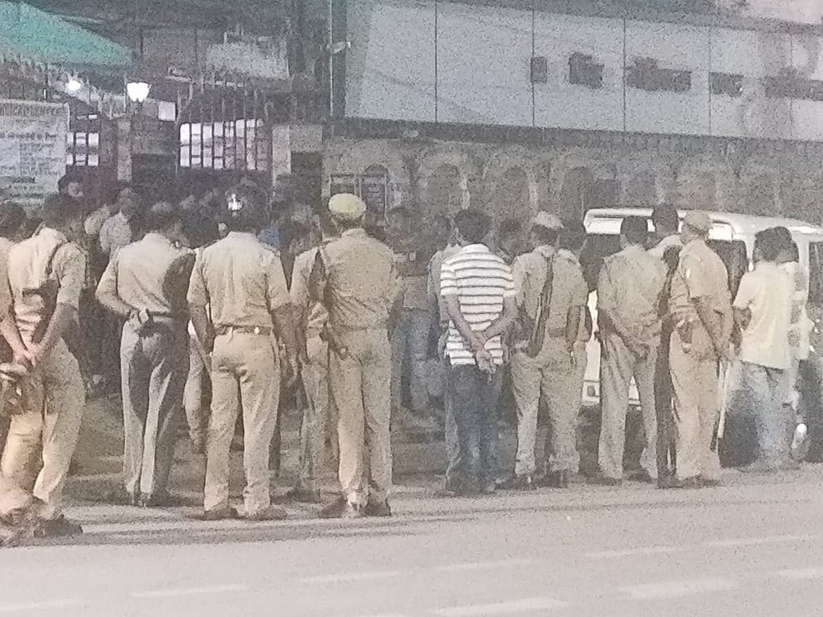 Former DIG son builder Balwant singh shot dead in Varanasi