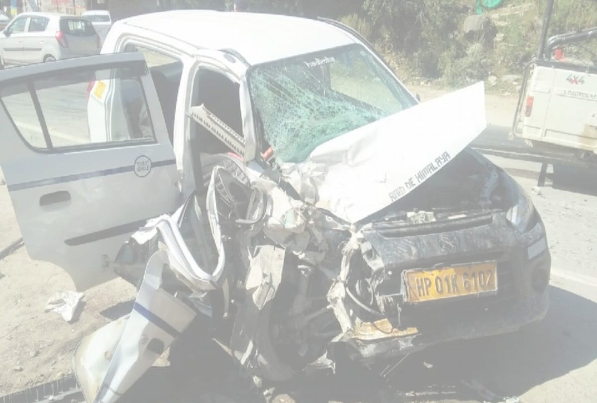 driver died and two injured in bolero camper and car collision in kullu