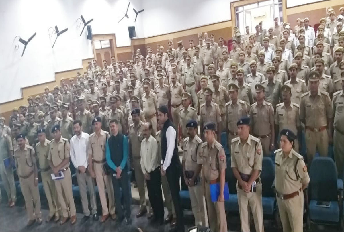 Motivational Guru Ketan Govand Give Tips to Up Police for stress free