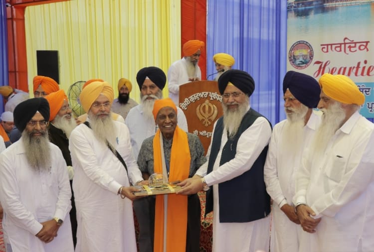Heads of foreign missions at Golden Temple for 550th birth anniversary of Guru Nanak Dev