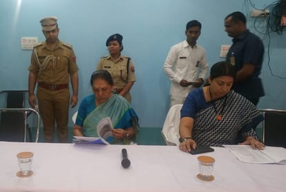 Governor Anandi Ben Patel visits hospital in Amethi.