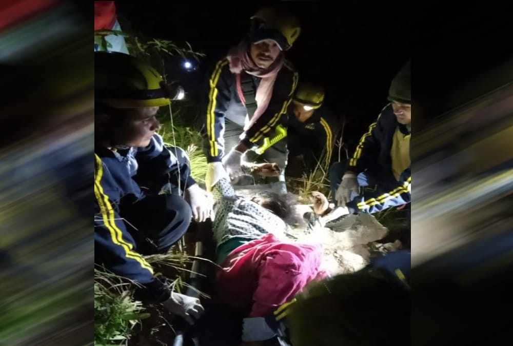 Five Dead Bodies Funeral Together after Car Fell into Ditch in Chamoli Photos