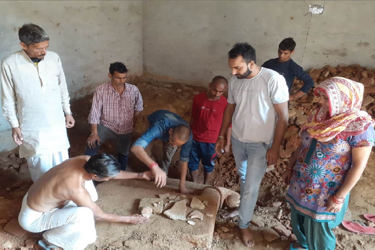 Historians are working to unravel mystery of history after fragmented statue recovered at Baghpat