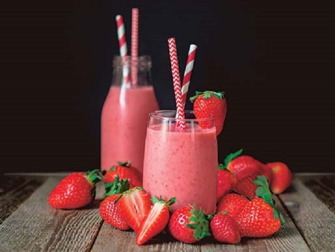 Make these smoothies at home to enhance the color and glow of your face