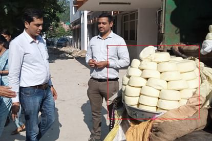 सेहत से खिलवाड़: त्योहारी सीजन में मावा, दूध और मिठाई में मिलावट कर रहे मिलावटखोर, घर पर ऐसे करें जांच Adulterators are adulterating Mawa and sweets during the festive season, check at home like this