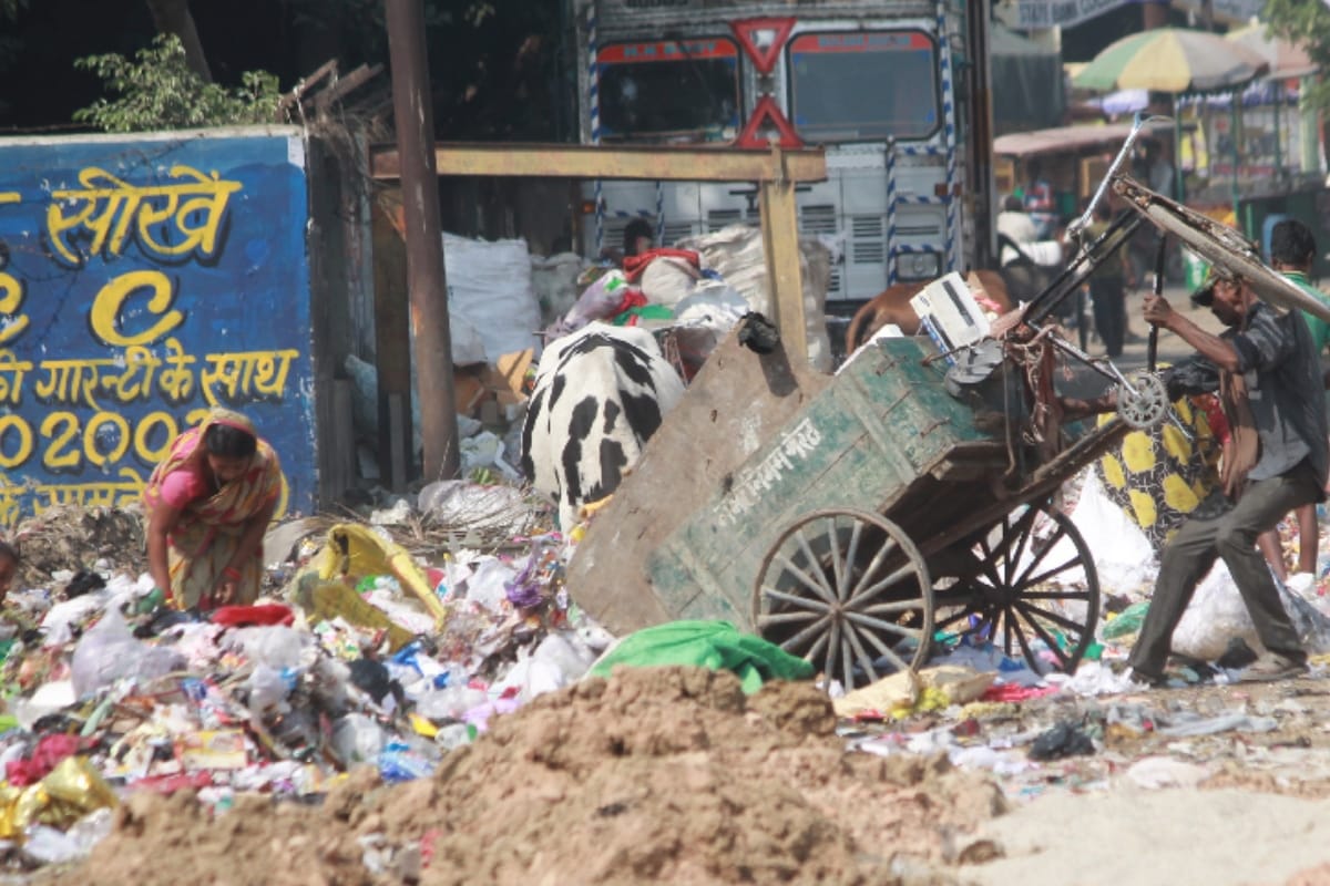 pollution, garbage piles openly burning despite NGT ban in Meerut