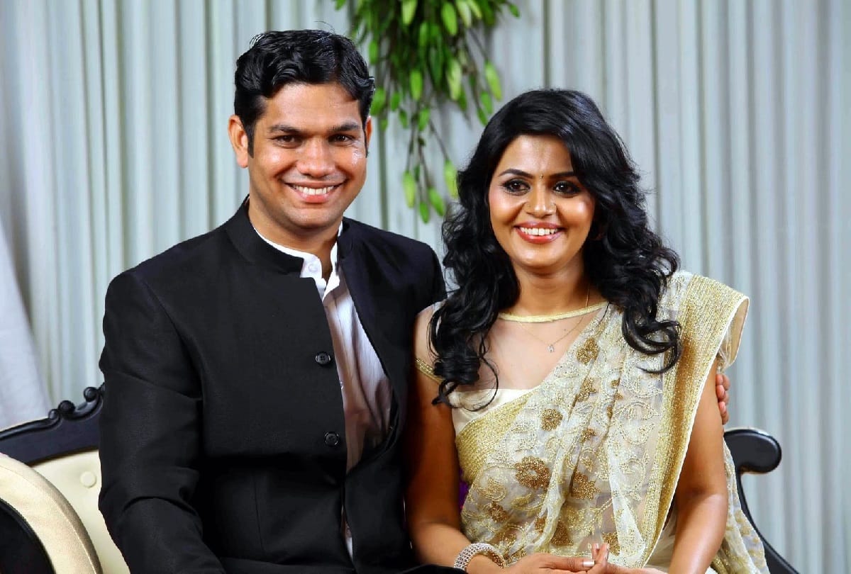 Kerala Congress MP Hibi Eden wife Anna Linda Eden Controversial post on Facebook
