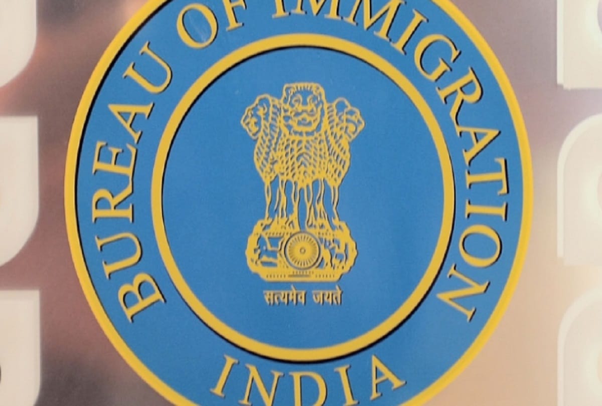 Iranian couple stopped Immigration officers left after questioning