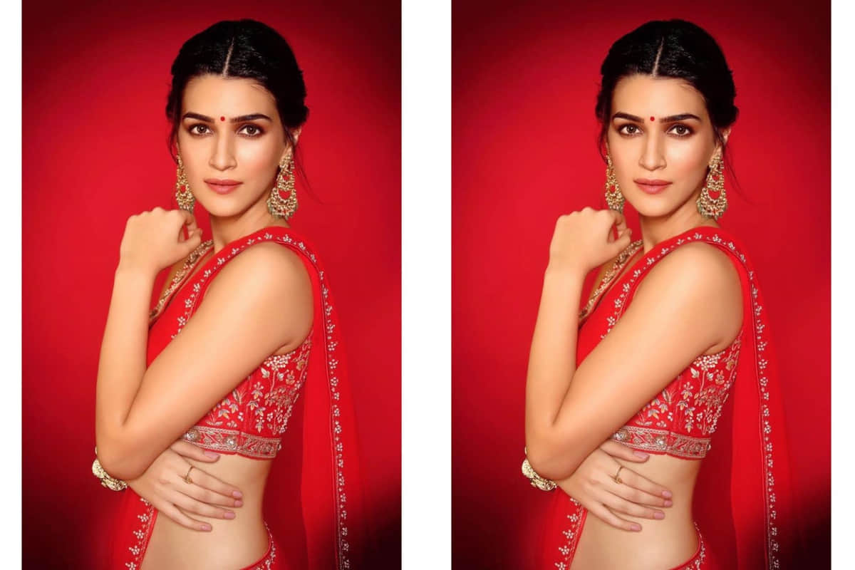 kriti sanon looks sizzling in anita dongre glamorous red saree