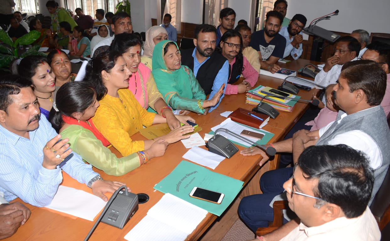 1.79 billion budget passes in ruckus meeting
