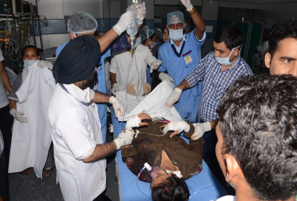 Uttarakhand News: Governor fleet vehicle Accident in nainital two police Personnel killed Photos