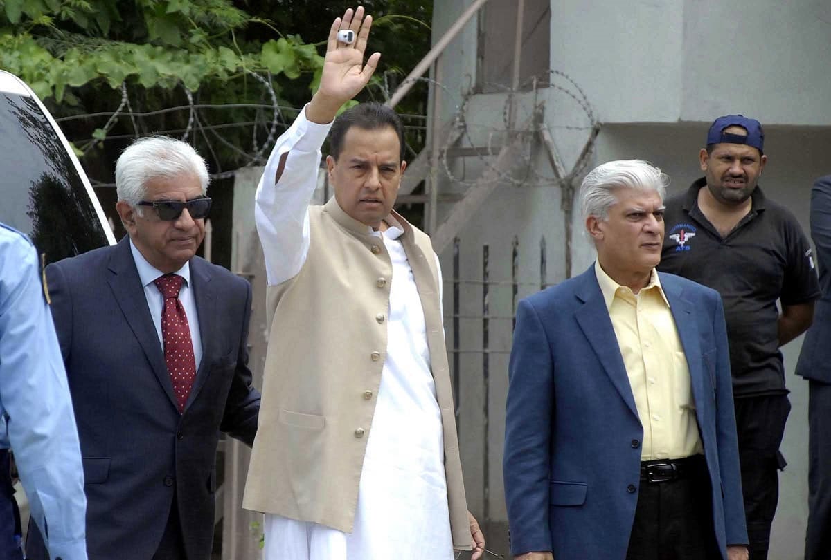 Nawaz Sharifs son-in-law Capt retired Safdar arrested in hate speech case