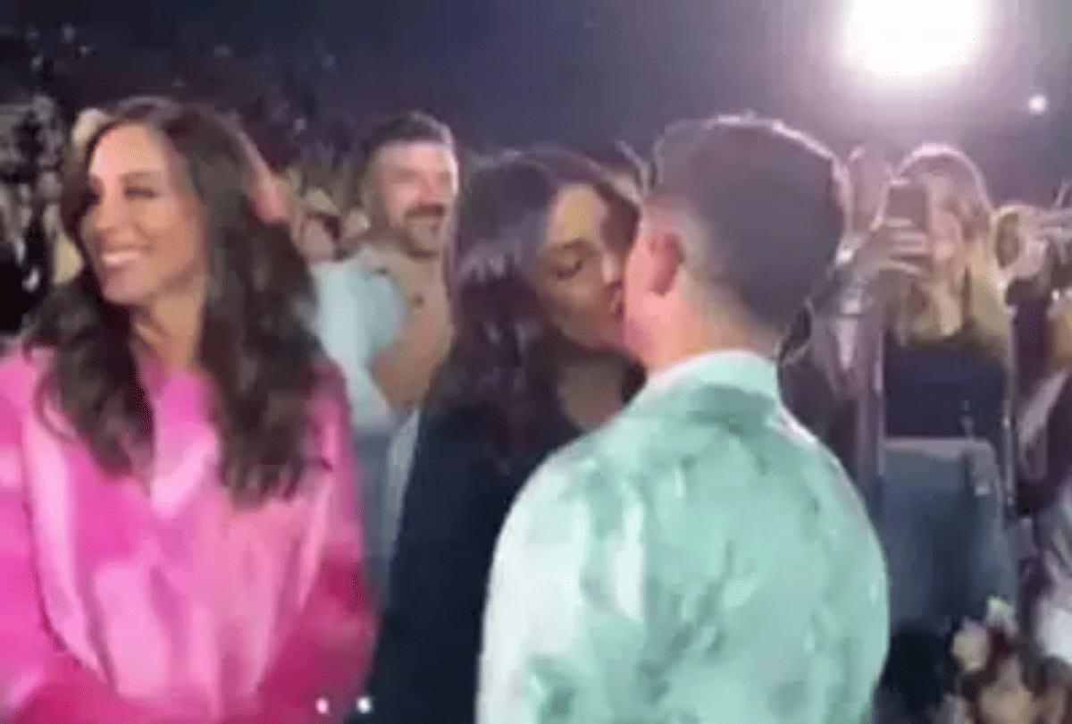 Priyanka Chopra and Nick Jonas Kiss Video Viral from a Concert