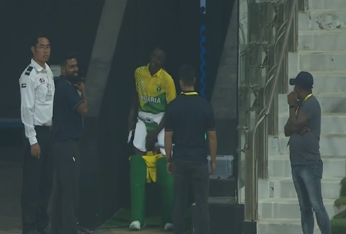 T20 qualifier Nigeria batsman Sulaimon Runsewe runs off the ground for bathroom break against Canada