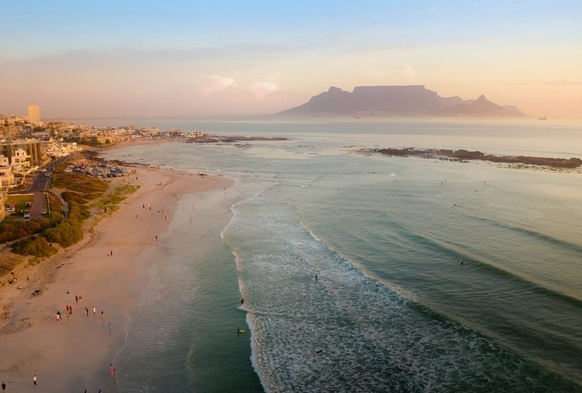 two oceans meet but do not mix in hindi