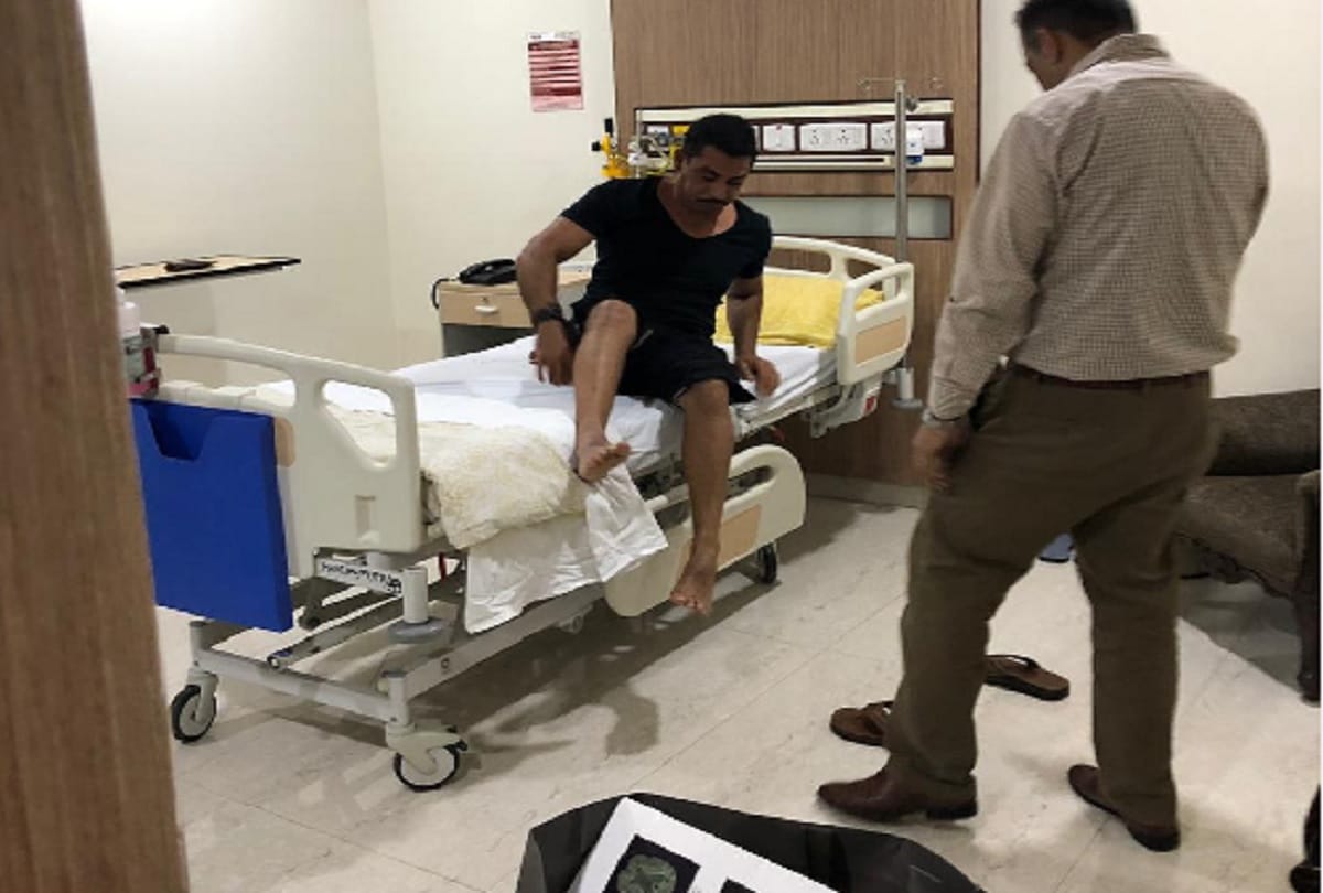 robert vadra admitted in metro hospital noida 