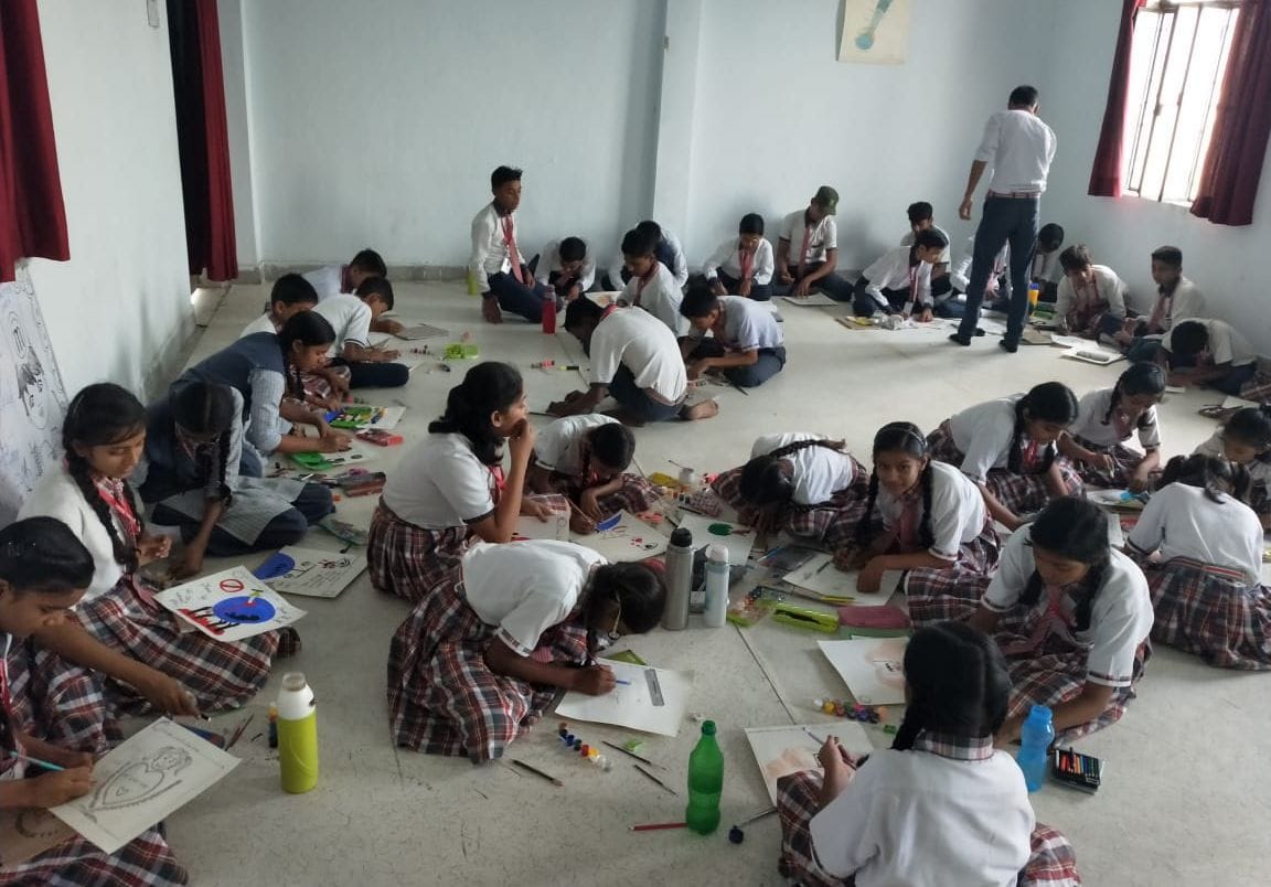 Shreya Kesarwani topped in painting competition