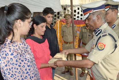 Police Memorial Day wife of martyred policemen Said For Job In School