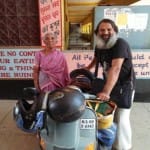 डी कृष्णा कुमार और उनकी मां