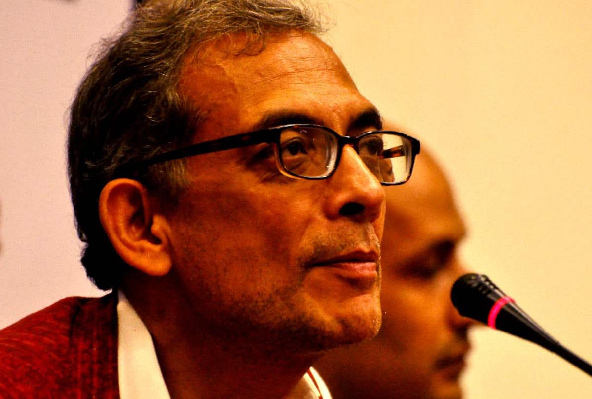 Nobel prize winner abhijit banerjee meets pm modi then press conference skip controversial question