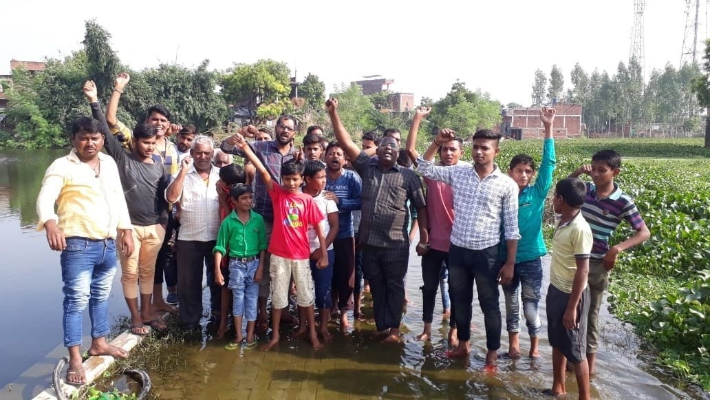 Trouble due to water logging, protests against Nagar Panchayat
