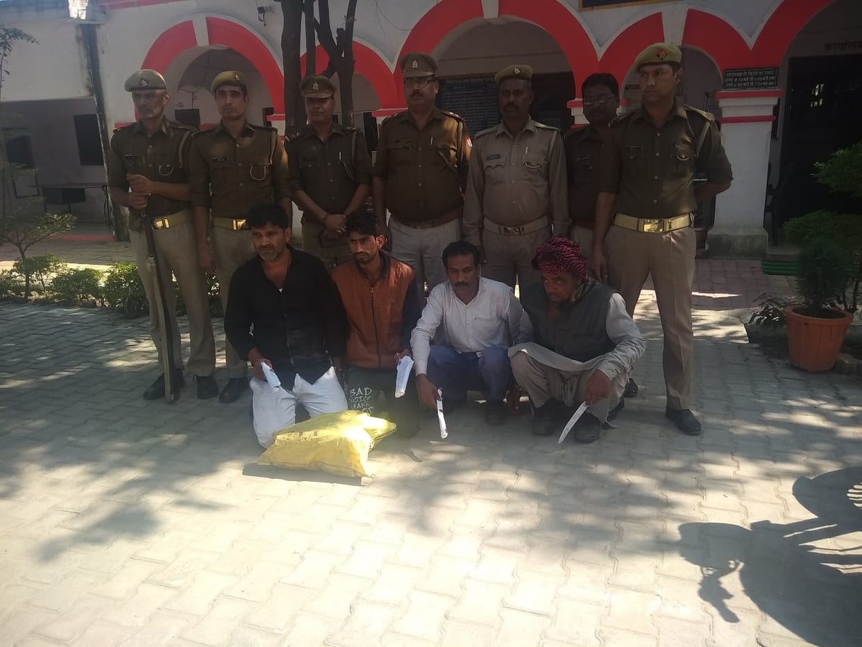 Police caught four cow smugglers, freed two cows